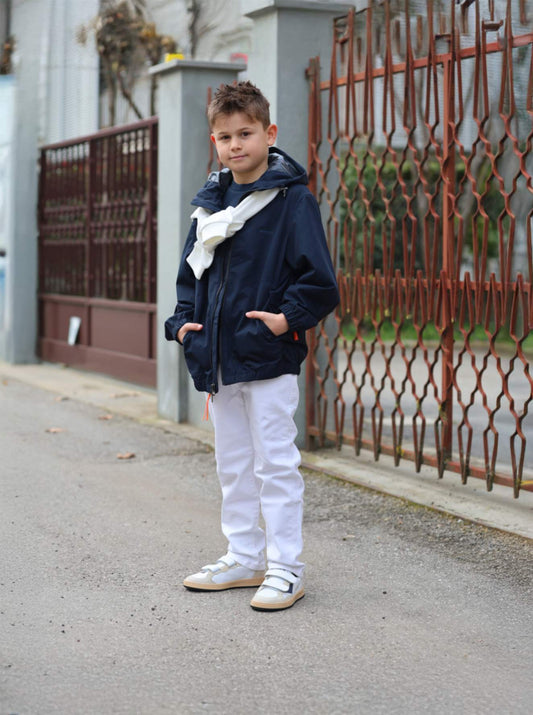 Diesel - Jeans bianco | Woolrich - T-shirt blu, giubbotto blu e felpa bianca | 2B12 - Scarpa