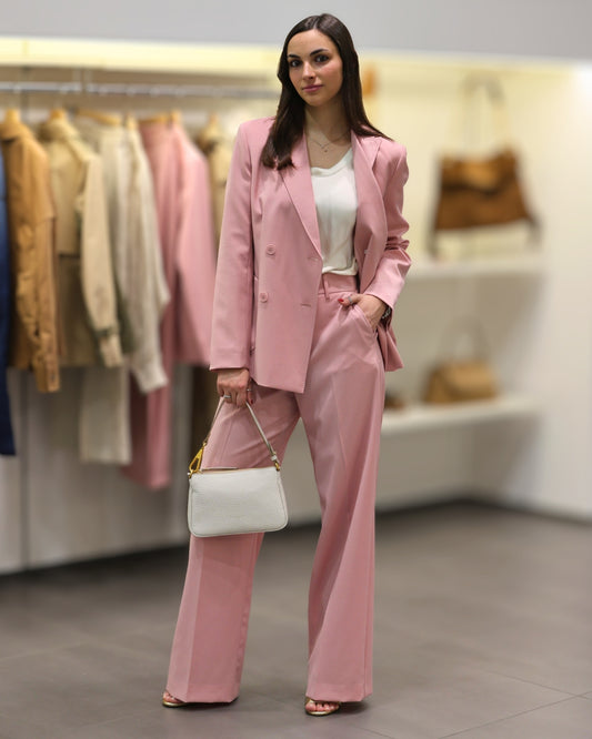 Weekend Max Mara - Giacca e Pantalone Rosa | Manila Grace - Blusa burro | Gianna Chiarini - Borsa | Sandalo oro